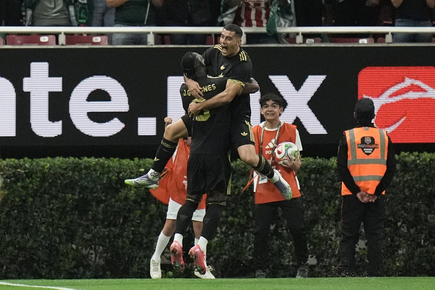 Ecuador and Mexico draw 1-1 in a World Cup warmup | iNFOnews.ca Ecuador and Mexico draw 1-1 in a World Cup warmup | iNFOnews.ca