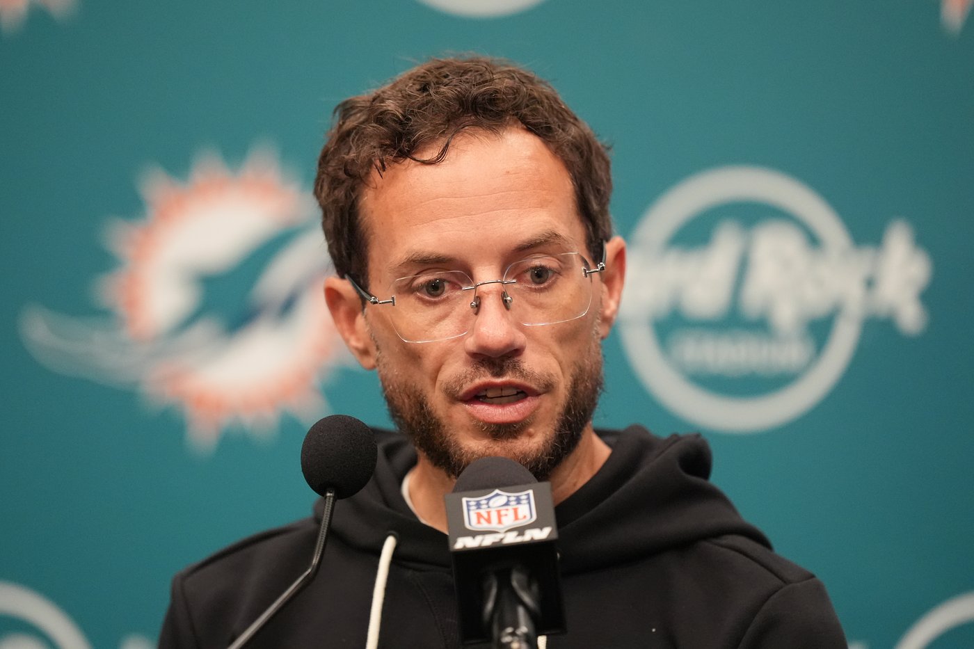Dolphins coach Mike McDaniel is standing by Tua Tagovailoa despite QB's recent struggles | iNFOnews.ca Dolphins coach Mike McDaniel is standing by Tua Tagovailoa despite QB's recent struggles | iNFOnews.ca