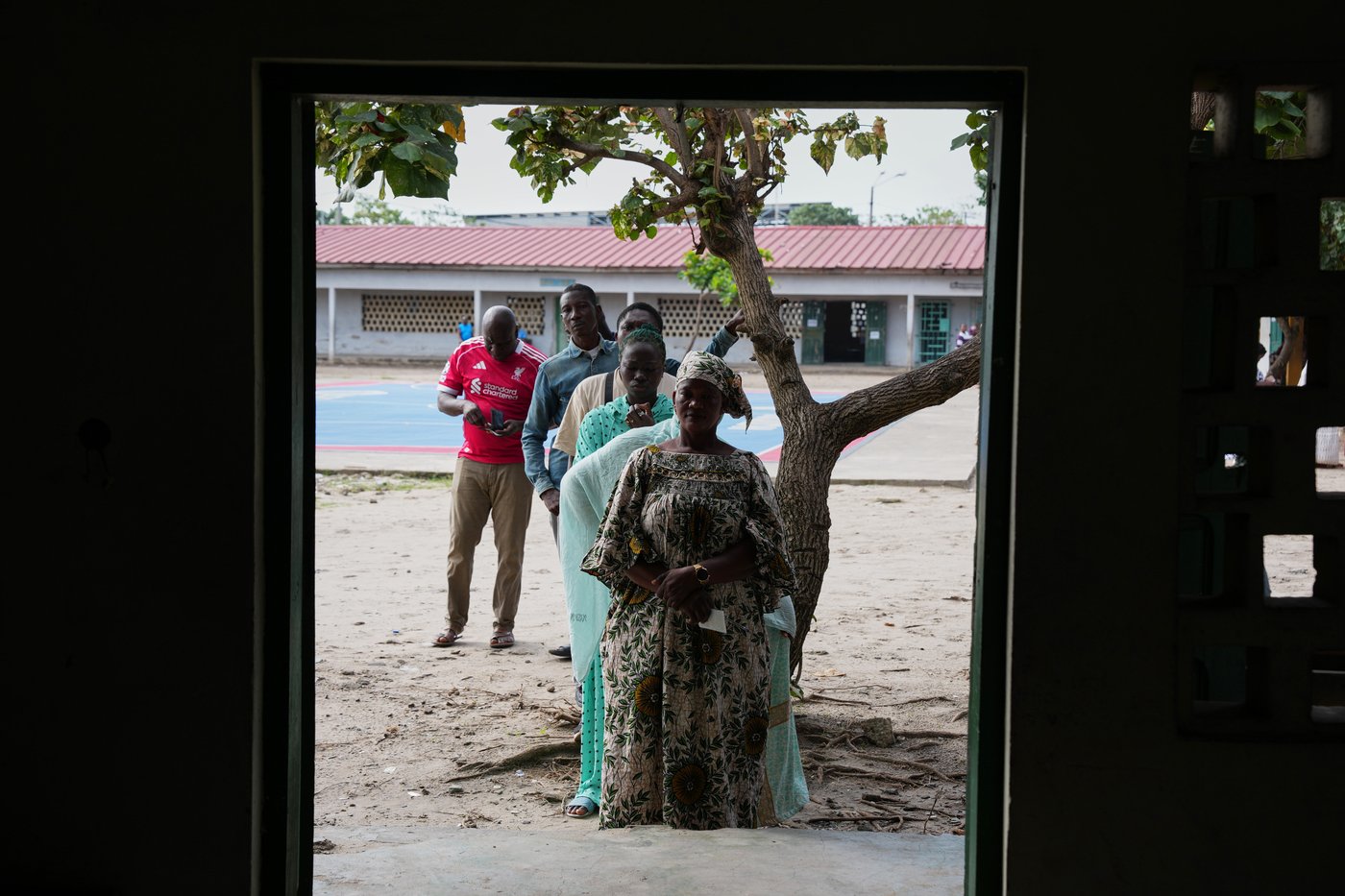 Photos from Ivory Coast’s presidential election as 83-year-old incumbent seeks fourth term | iNFOnews.ca
