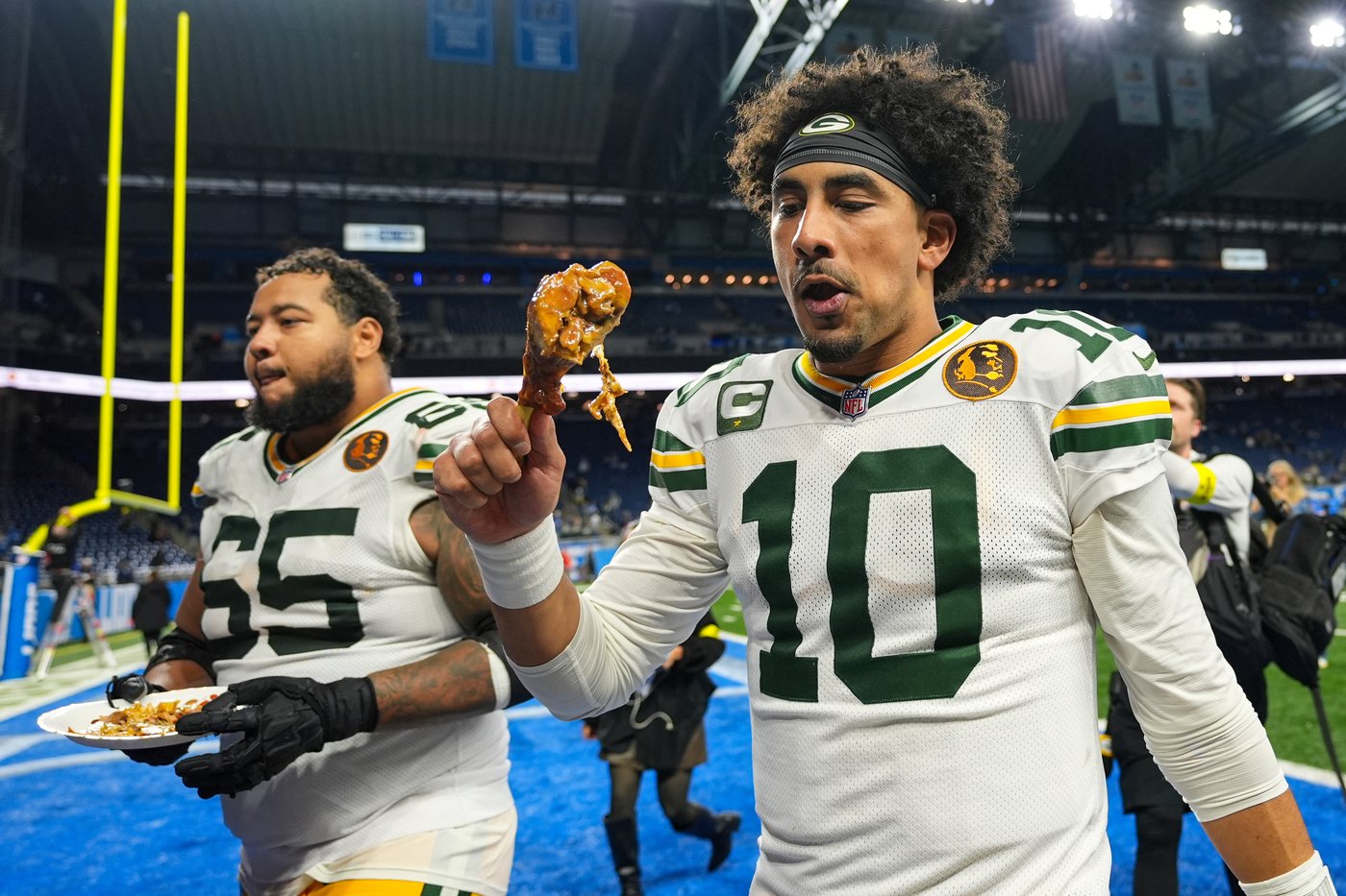 Derrick Henry and Travis Kelce among 32 nominees for Walter Payton NFL Man of the Year Award | iNFOnews.ca