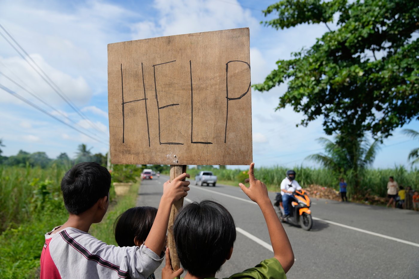 Photos show the destruction and rescue efforts after an earthquake in the Philippines | iNFOnews.ca