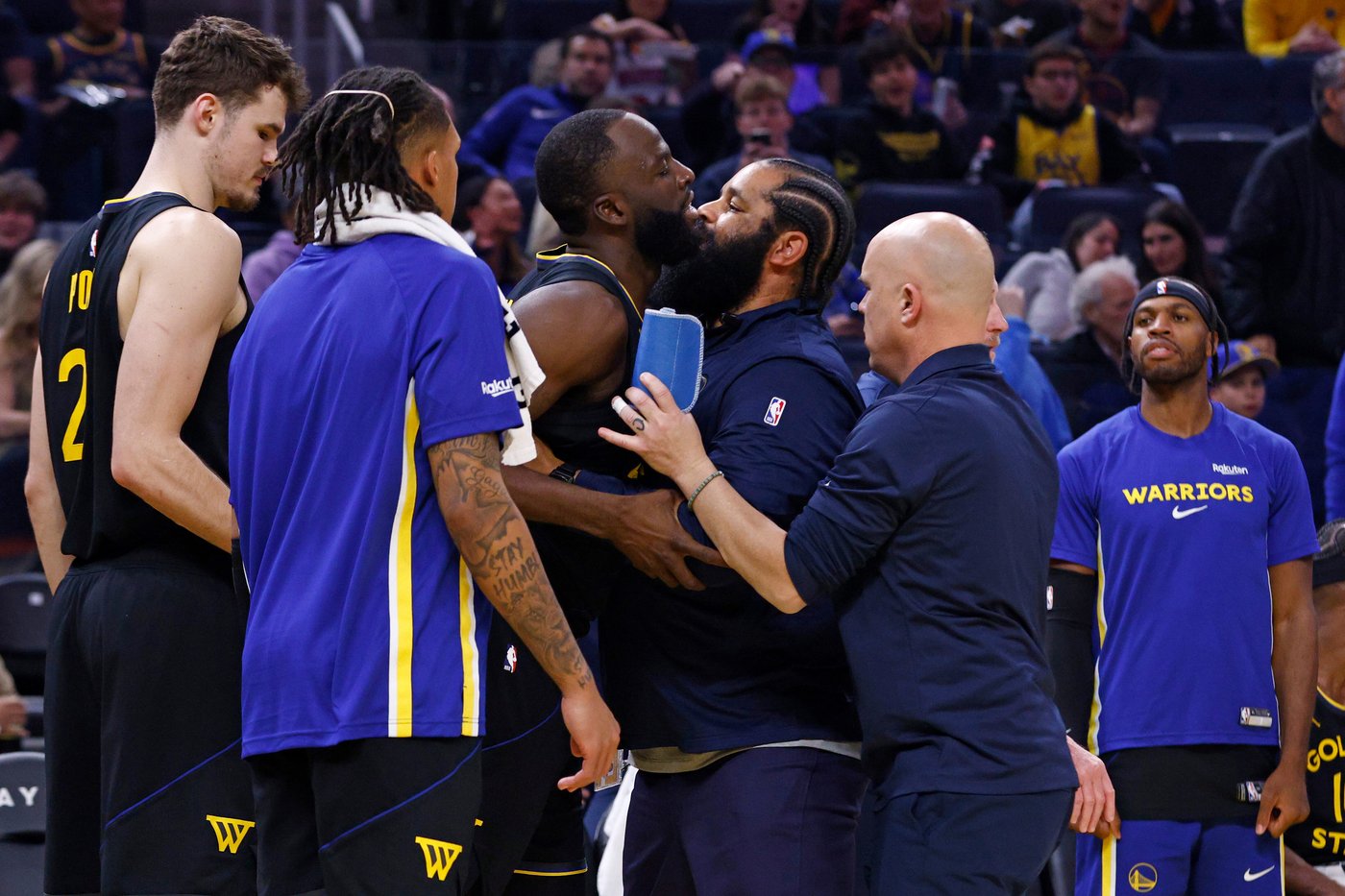 Warriors forward Draymond Green ejected against Suns | iNFOnews.ca