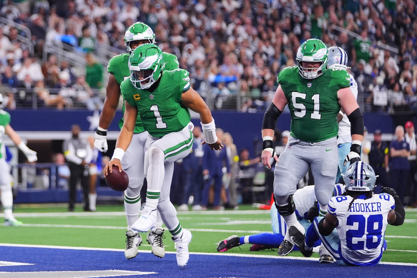 False start: Eagles go scoreless after TDs on their first 3 drives in their loss to Cowboys | iNFOnews.ca