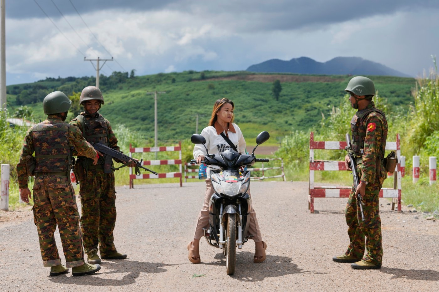 Photos show a town ravaged by civil war in Myanmar | iNFOnews.ca