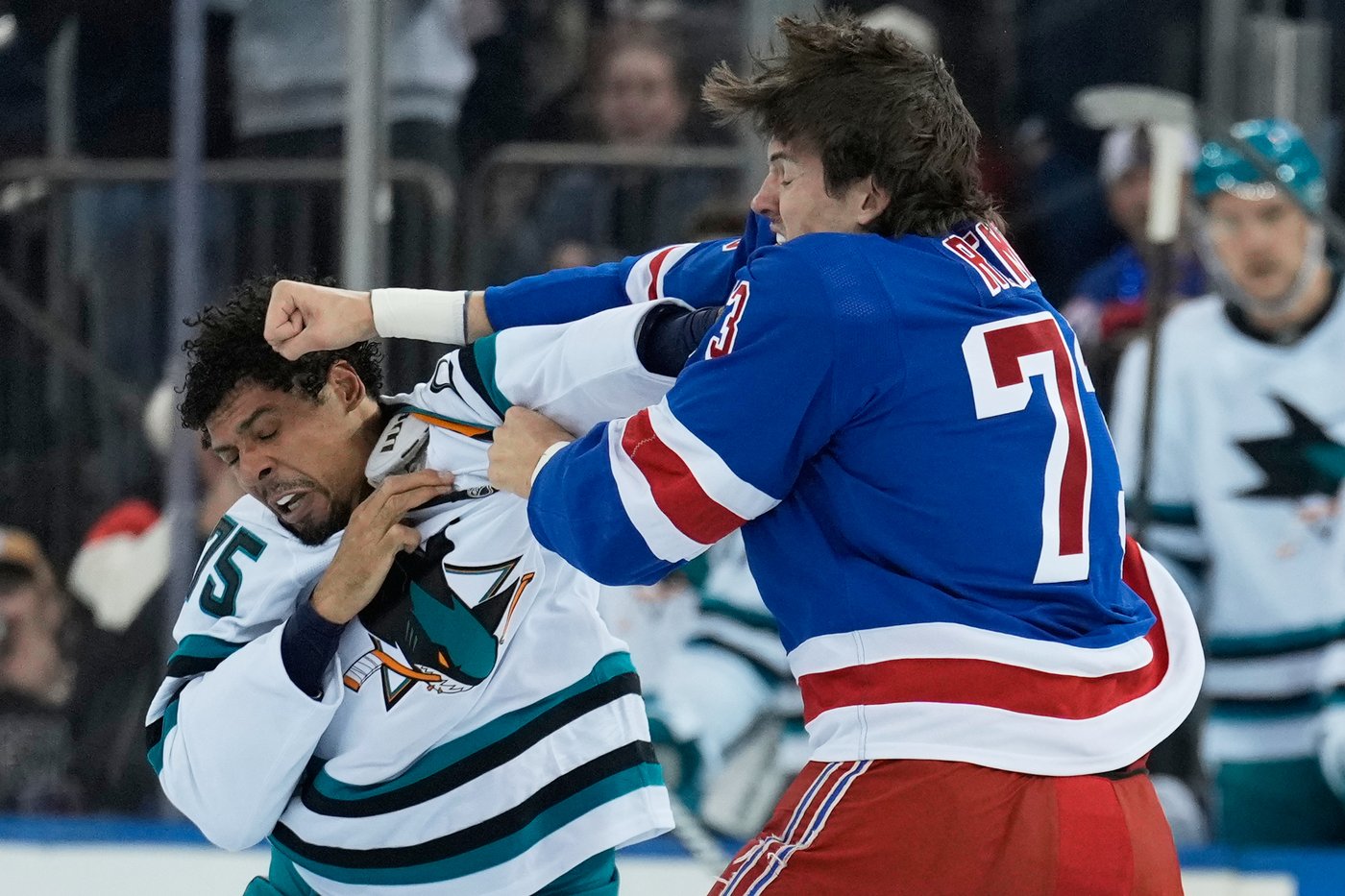 Heavyweights Matt Rempe and Ryan Reaves drop the gloves for a throwback hockey fight | iNFOnews.ca Heavyweights Matt Rempe and Ryan Reaves drop the gloves for a throwback hockey fight | iNFOnews.ca