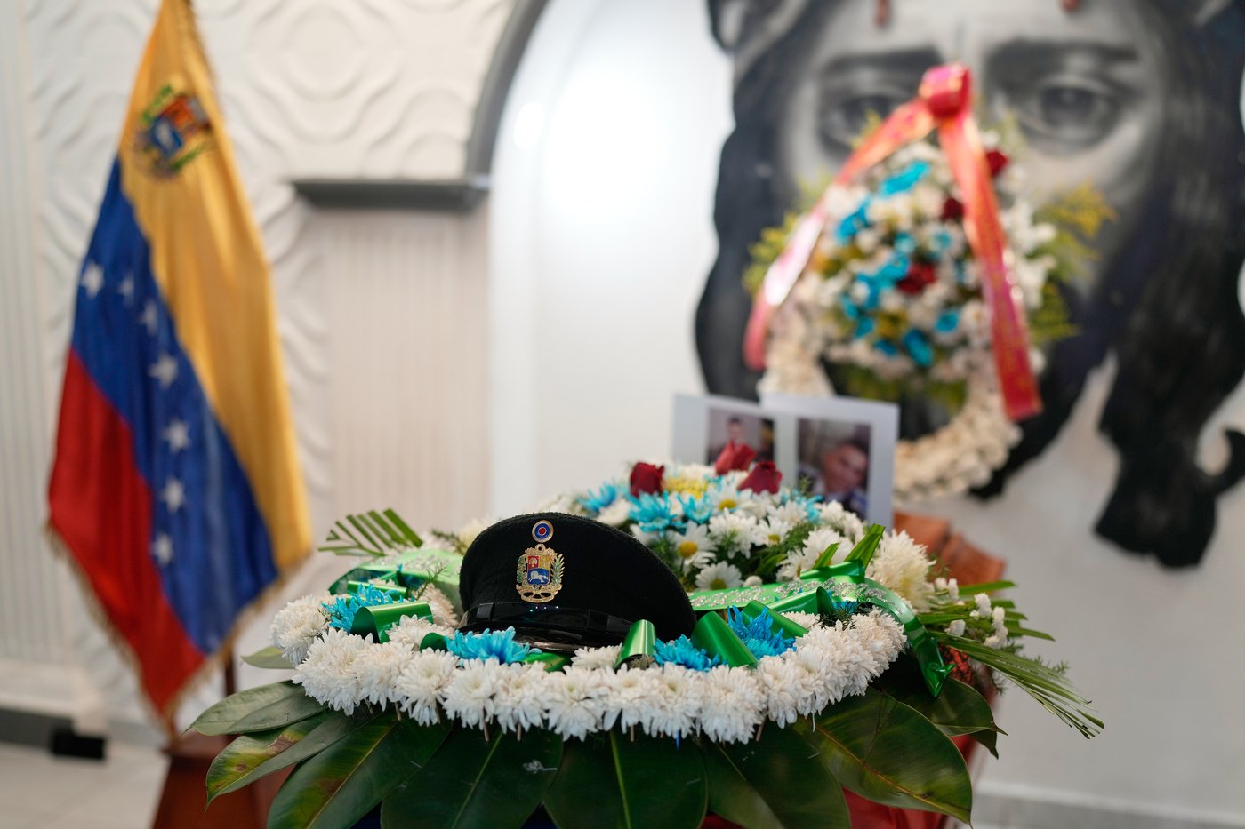 Photos show a military funeral for Venezuelan soldiers killed during US operation | iNFOnews.ca