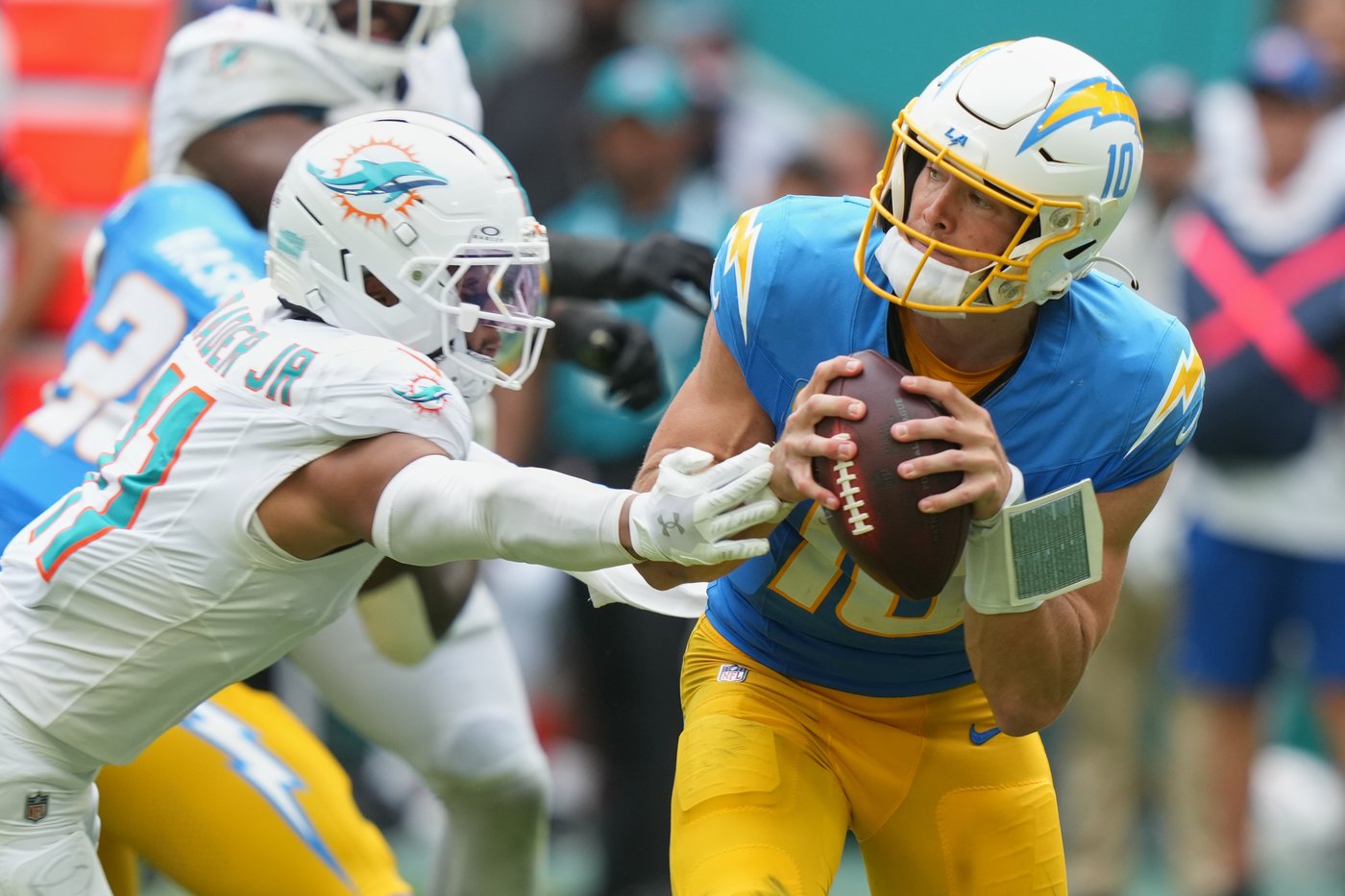 Tua Tagovailoa's comments calling out teammates ignite a firestorm the Dolphins can ill afford | iNFOnews.ca Tua Tagovailoa's comments calling out teammates ignite a firestorm the Dolphins can ill afford | iNFOnews.ca