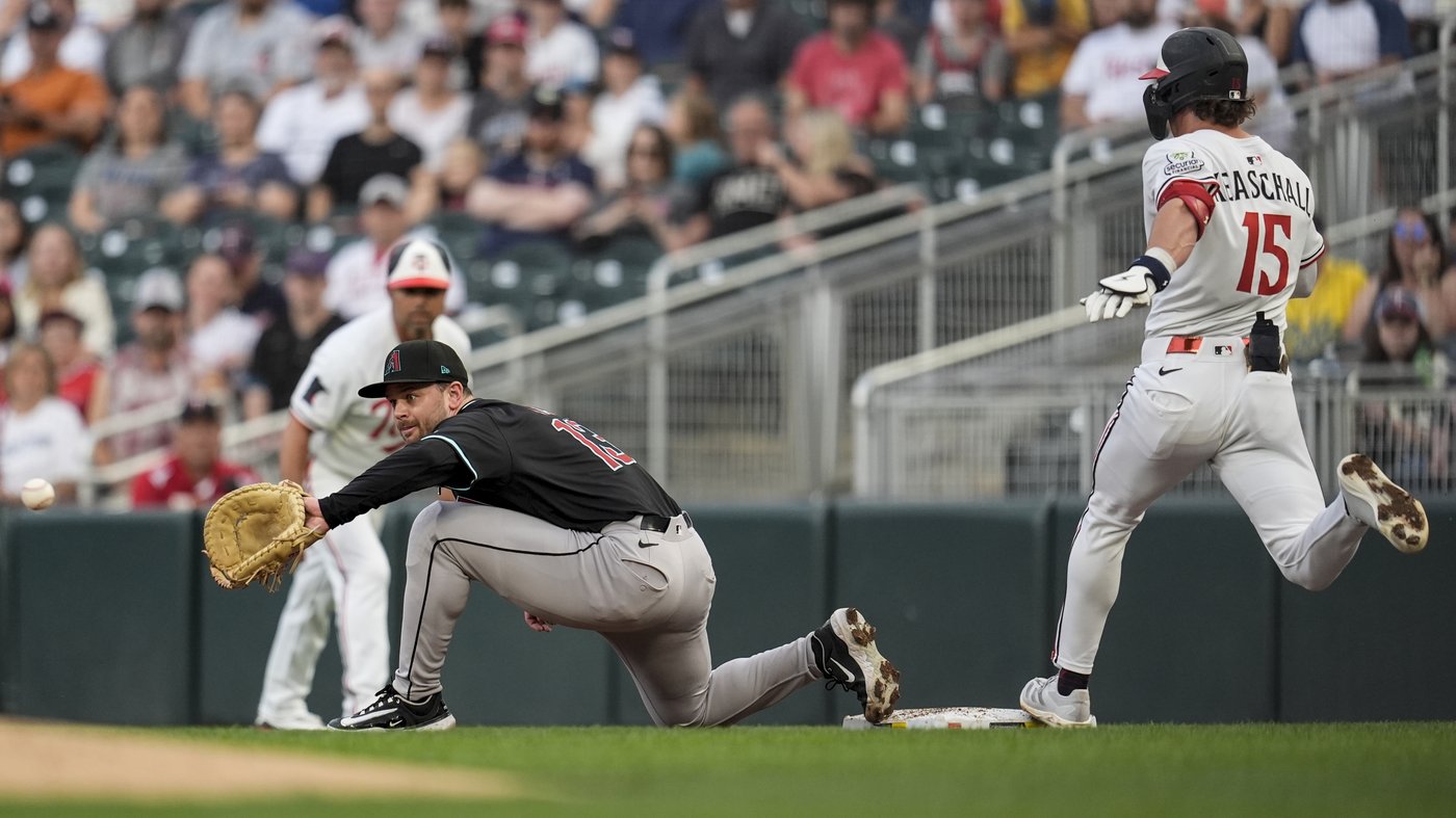 Moreno's tiebreaking single keys 3-run 10th as Diamondbacks top Twins 5-2 | iNFOnews.ca