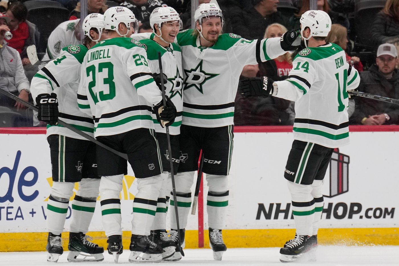 Jason Robertson scores and Jake Oettinger shines as the Stars shut out the Devils 3-0 | iNFOnews.ca