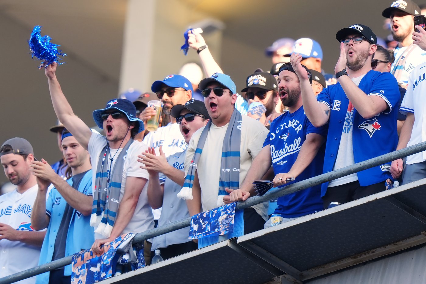 Photo Gallery: Dodgers outlast Jays 6-5 in 18-inning marathon World Series Game 3 | iNFOnews.ca