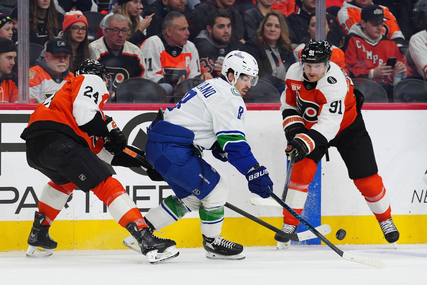 Grebenkin, Grundstrom lead Flyers to 5-2 win over Canucks | iNFOnews.ca