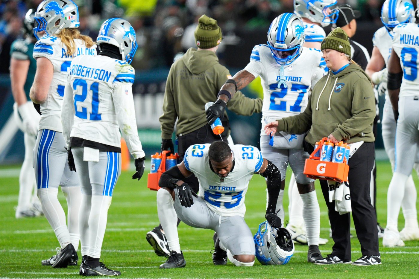 Dubious call seals Eagles' win over Lions and shakes up the NFC playoff race | iNFOnews.ca