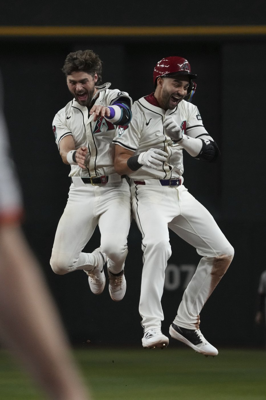 D-backs rally from early 4-run deficit and beat Giants 6-5 to keep pace in NL playoff race | iNFOnews.ca