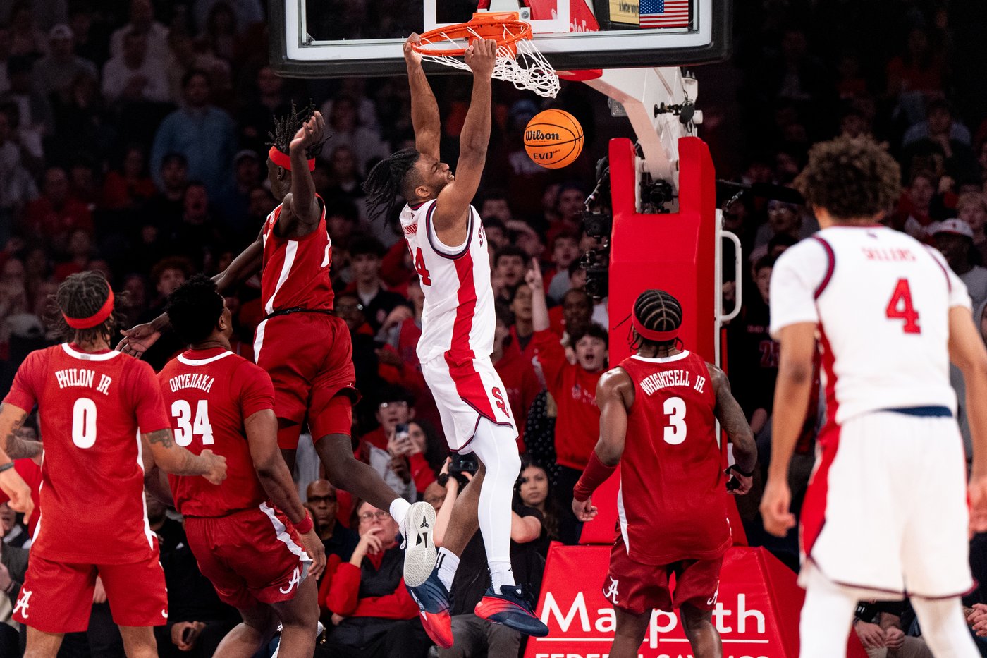 Labaron Philon scores 25 as No. 15 Alabama upends fifth-ranked St. John's 103-96 at MSG | iNFOnews.ca Labaron Philon scores 25 as No. 15 Alabama upends fifth-ranked St. John's 103-96 at MSG | iNFOnews.ca
