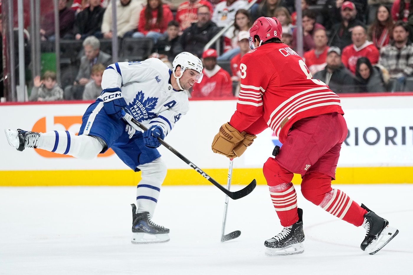 Simon Edvinsson scores OT winner as Red Wings edge Maple Leafs 3-2 | iNFOnews.ca