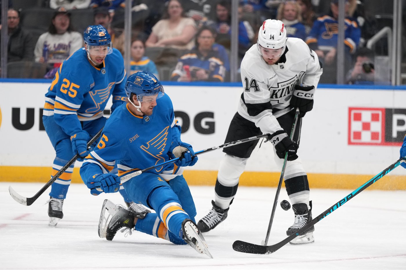 Moore scores deciding goal in shootout as Kings beat Blues 5-4 | iNFOnews.ca