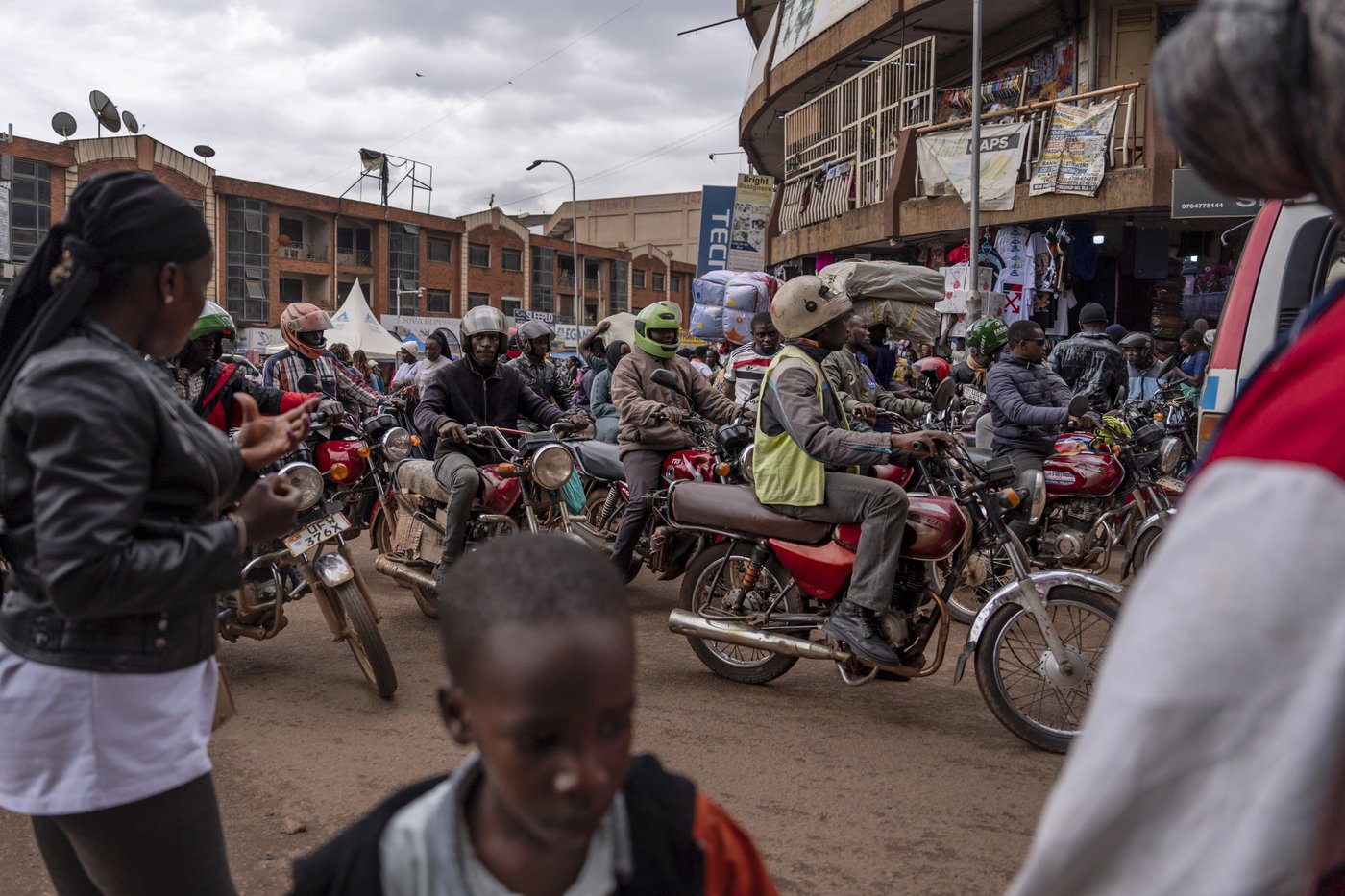 PHOTO ESSAY: In Uganda, a sprawling generation of children finds its fate entwined with elders | iNFOnews.ca
