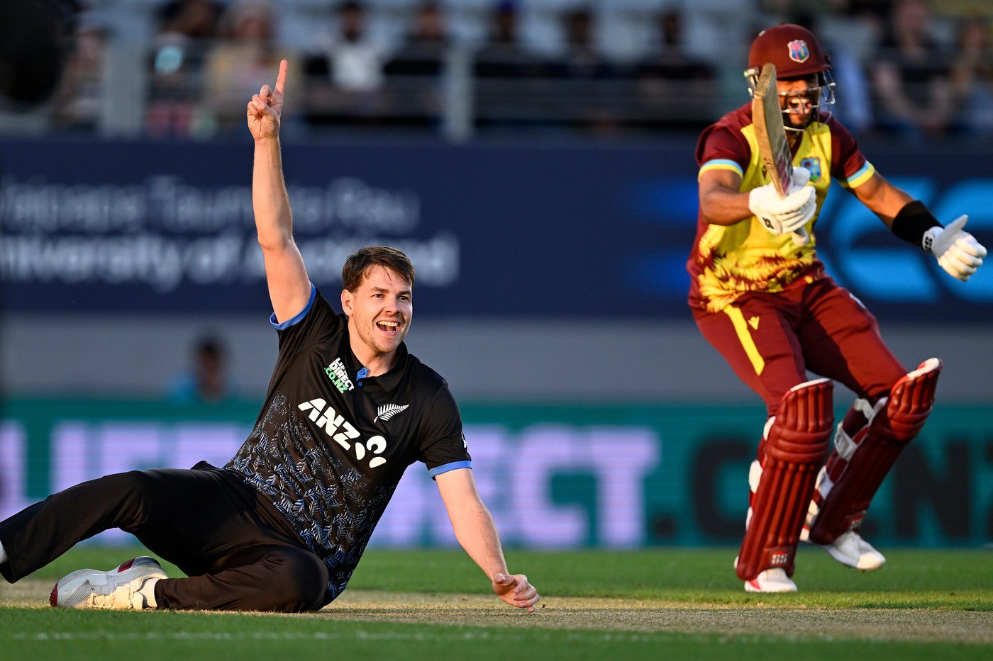 Santner surge in vain as West Indies defends 164 to beat New Zealand by 7 runs in 1st T20 | iNFOnews.ca Santner surge in vain as West Indies defends 164 to beat New Zealand by 7 runs in 1st T20 | iNFOnews.ca