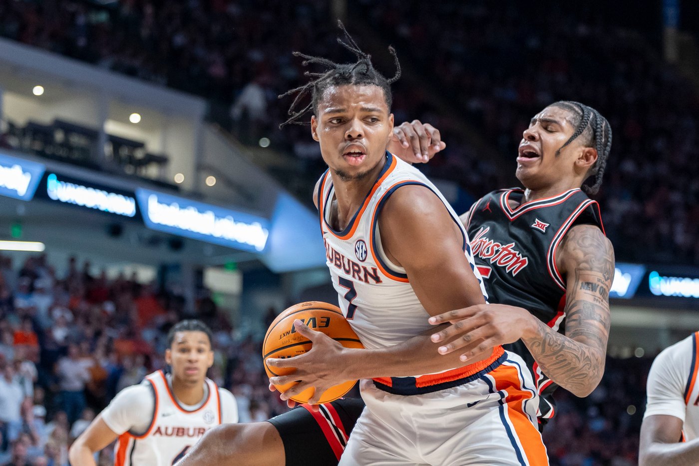 Kingston Flemings scores 22 as No. 1 Houston holds off No. 22 Auburn 73-72 | iNFOnews.ca Kingston Flemings scores 22 as No. 1 Houston holds off No. 22 Auburn 73-72 | iNFOnews.ca