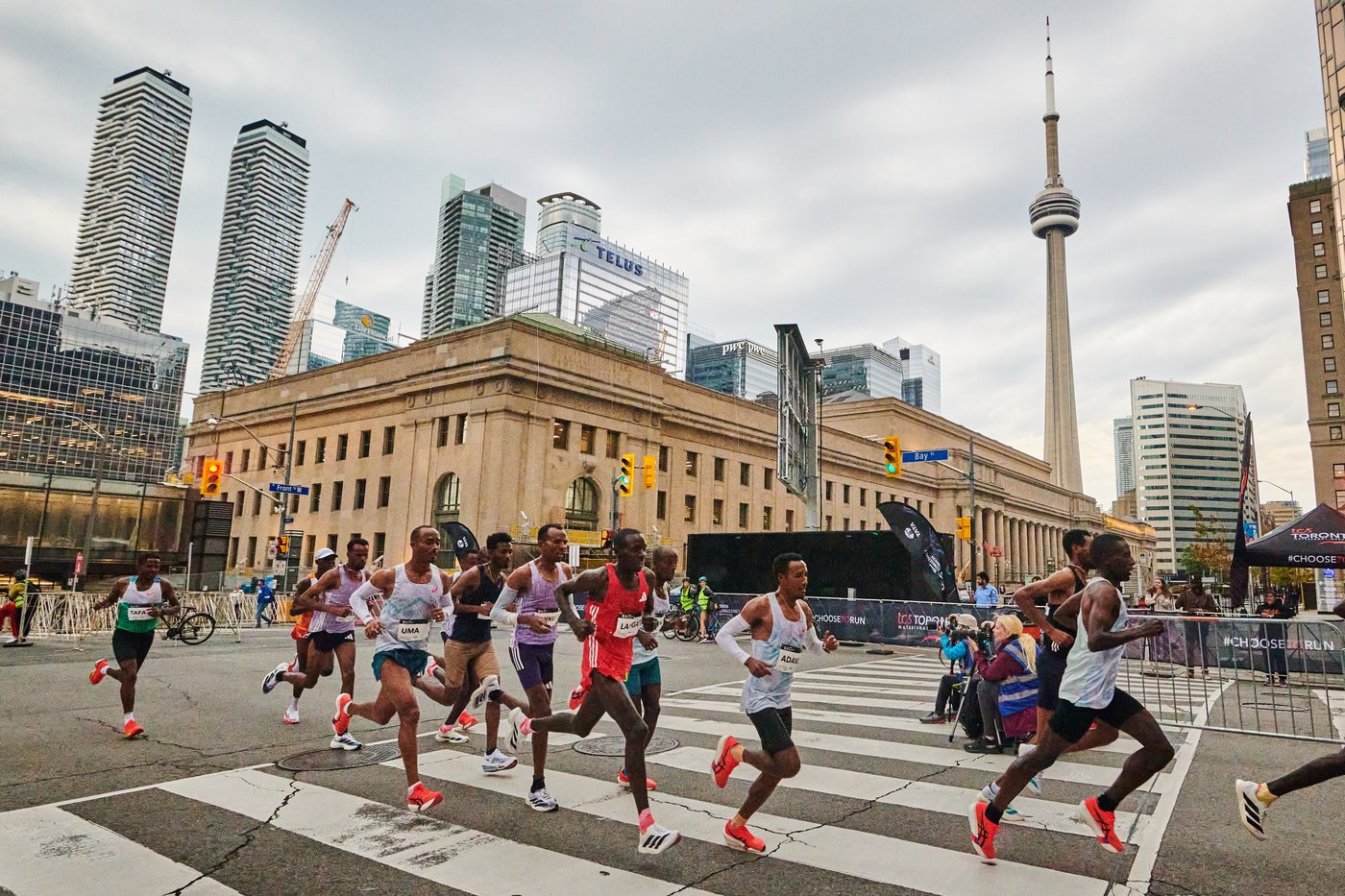 Photo Gallery: Toronto Waterfront Marathon | iNFOnews.ca