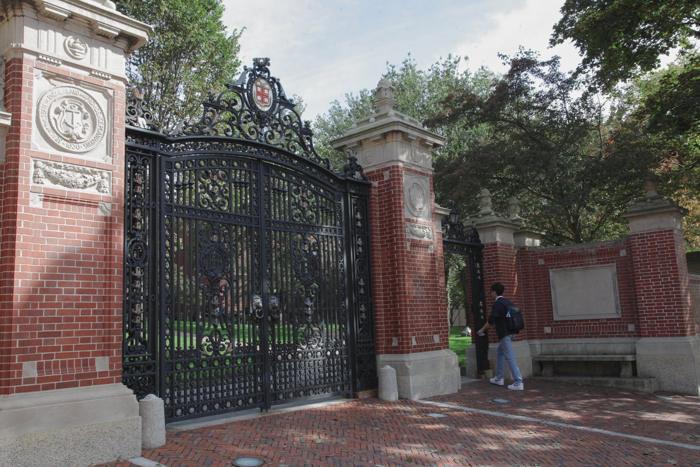 Lawsuit against Brown University sparks debate on campus police secrecy at private colleges | iNFOnews.ca