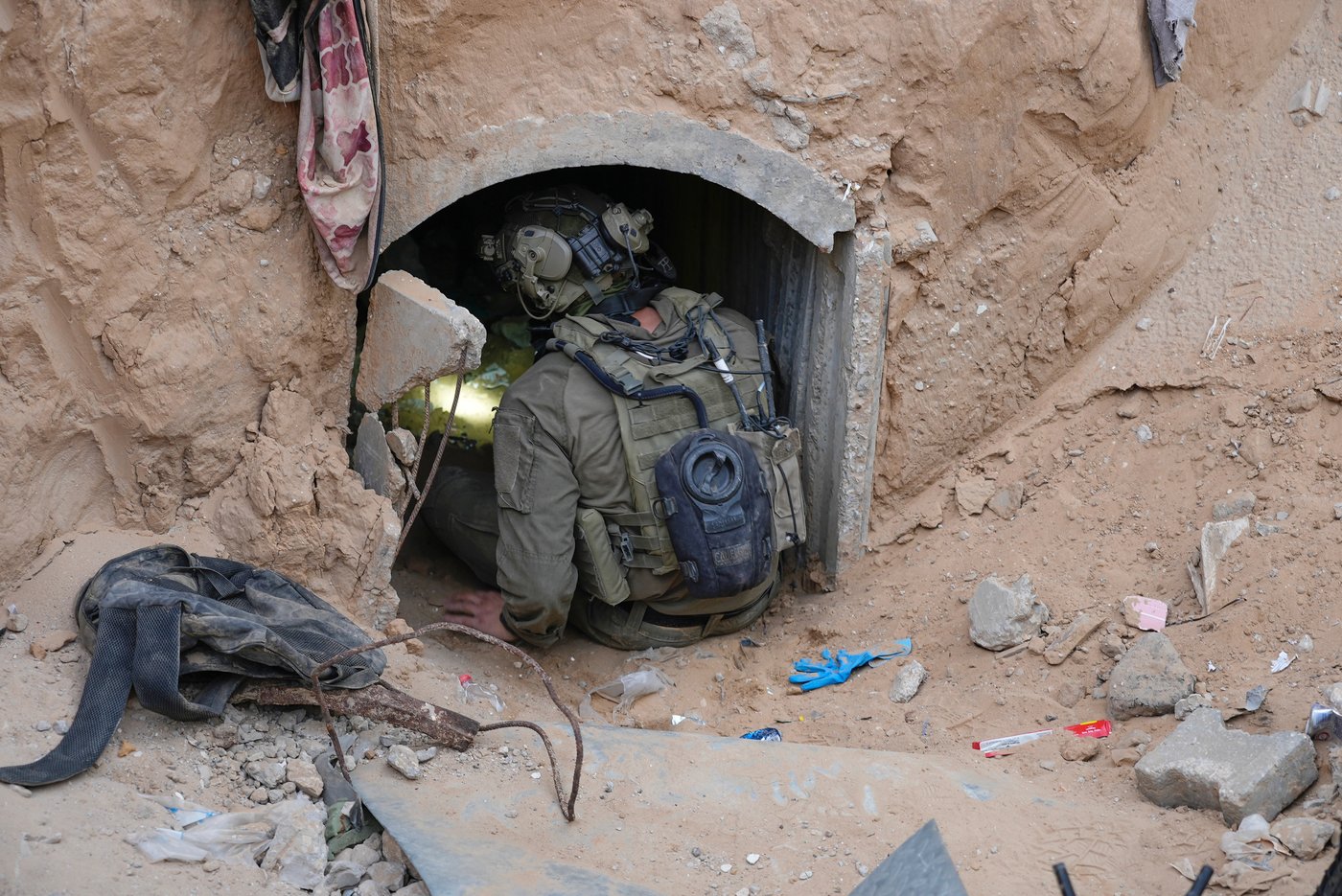 Israeli army takes journalists into a tunnel in a Gaza city it seized and largely flattened | iNFOnews.ca Israeli army takes journalists into a tunnel in a Gaza city it seized and largely flattened | iNFOnews.ca
