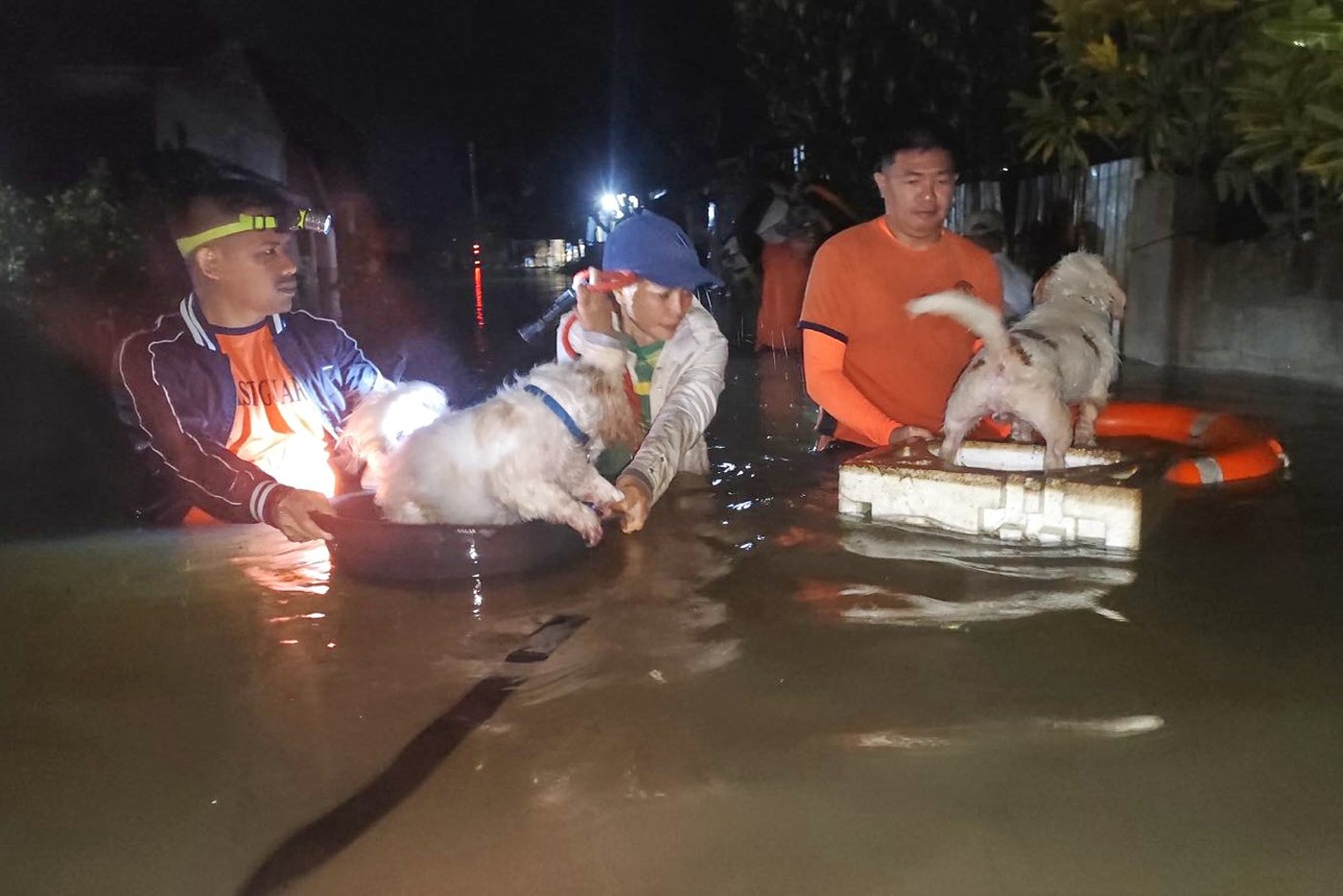 Another tropical storm hits the Philippines, causing 4 deaths and new evacuations | iNFOnews.ca