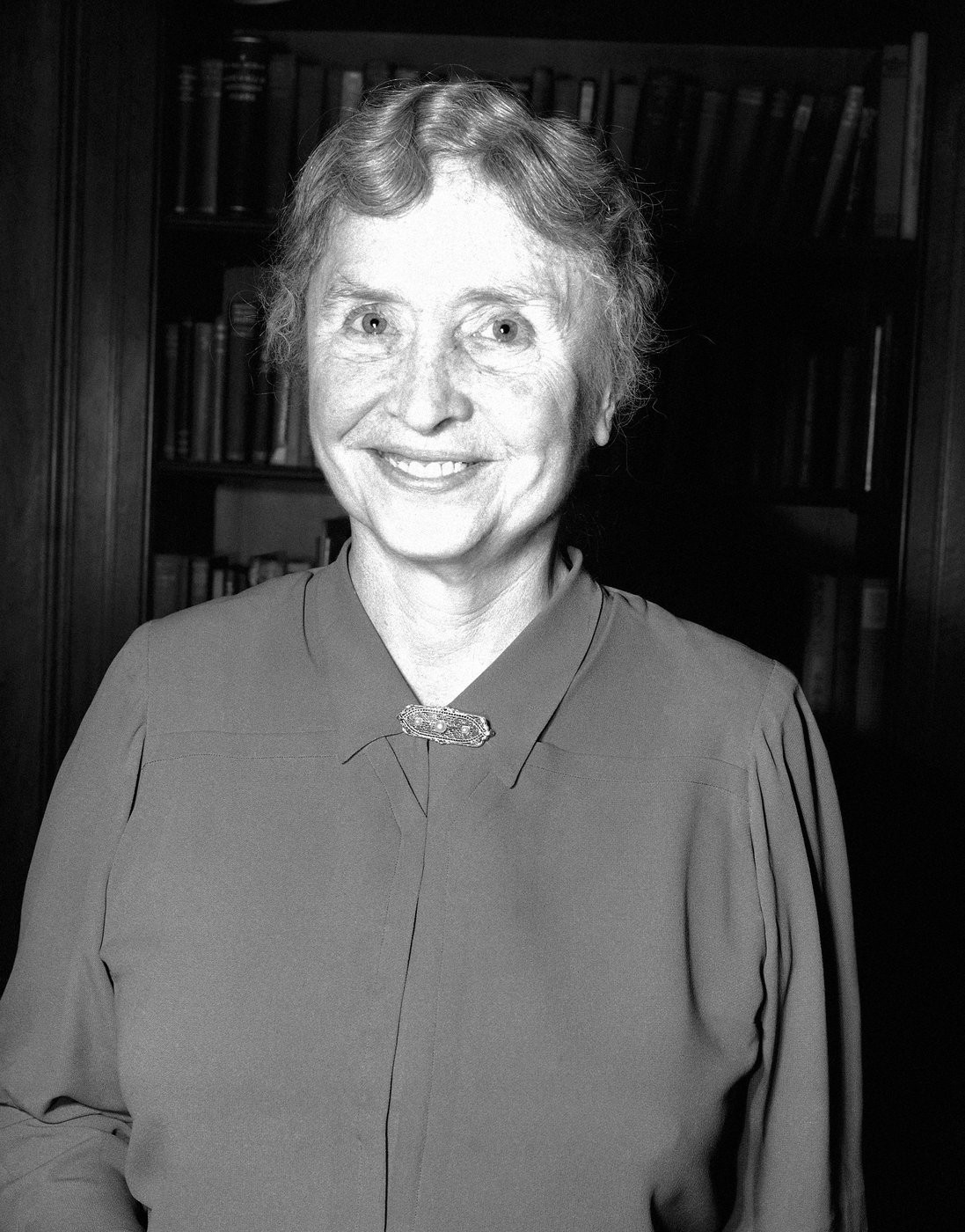 Rosa Parks and Helen Keller statues will be unveiled at the Alabama Capitol | iNFOnews.ca Rosa Parks and Helen Keller statues will be unveiled at the Alabama Capitol | iNFOnews.ca