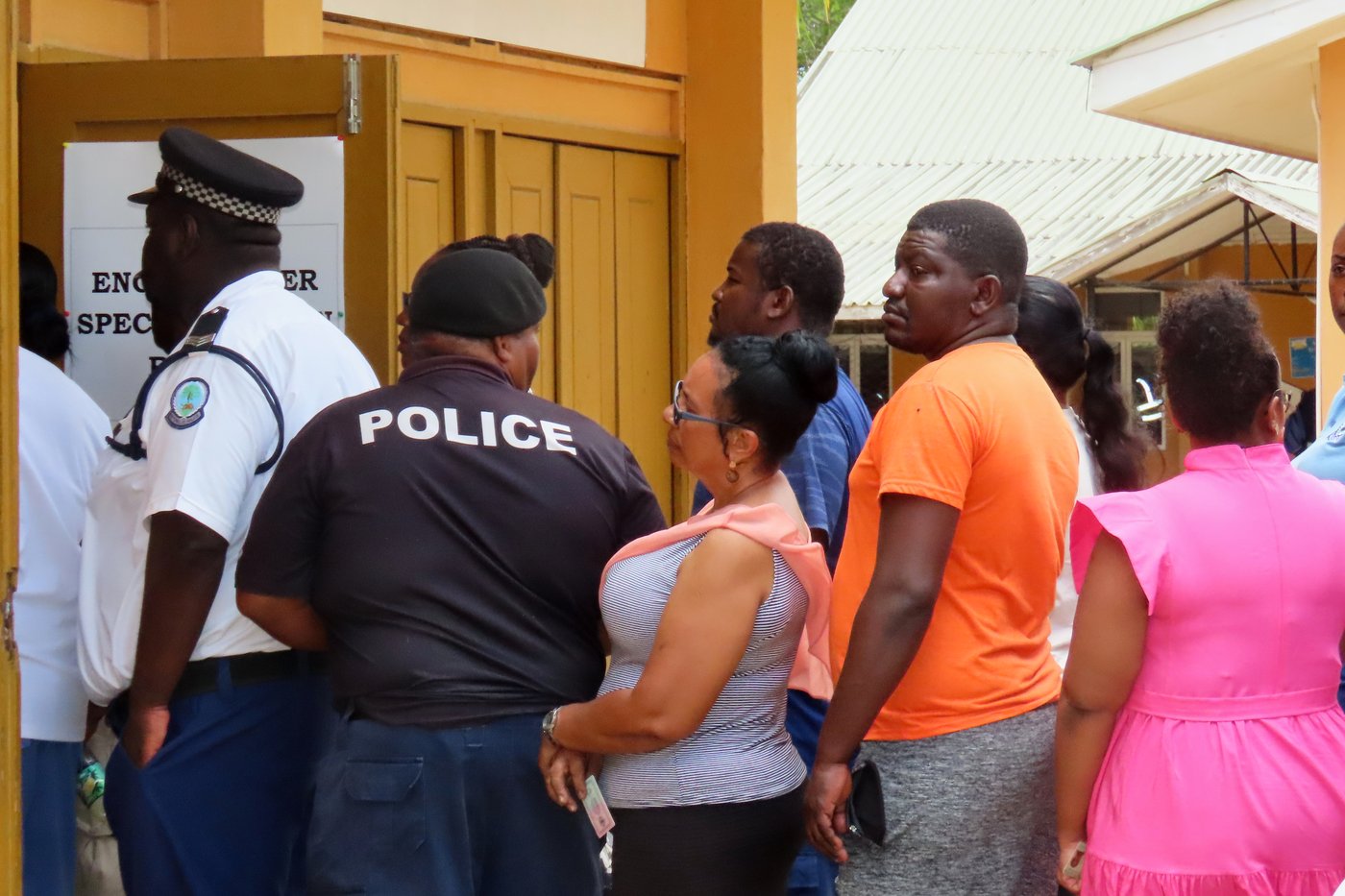 Seychelles holds early voting as many in the nation worry about a drug crisis and environment | iNFOnews.ca