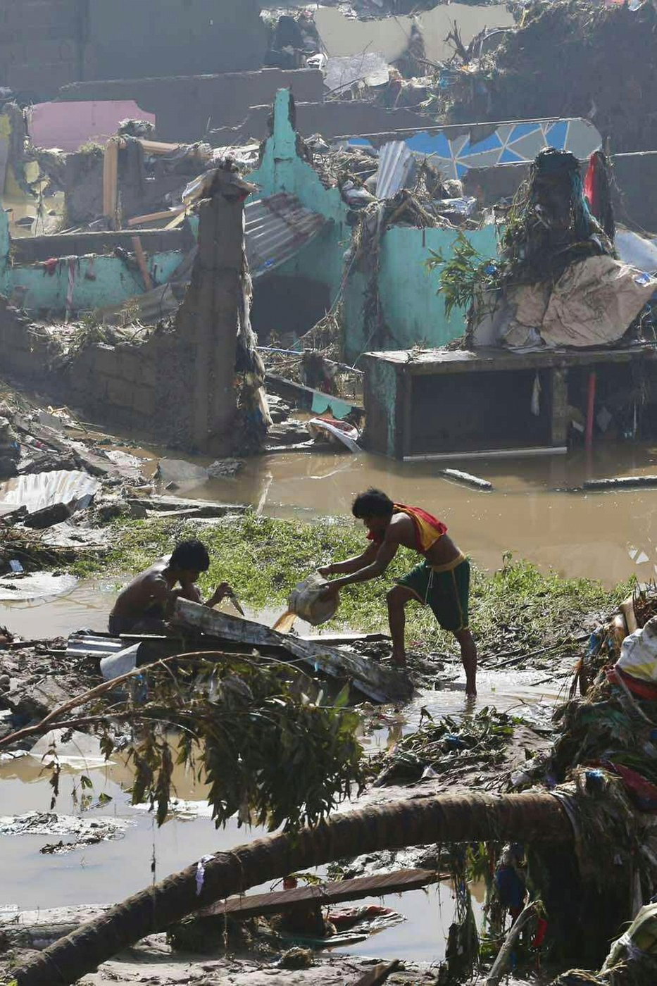 See the world in vertical: Top photos by AP's photojournalists | iNFOnews.ca