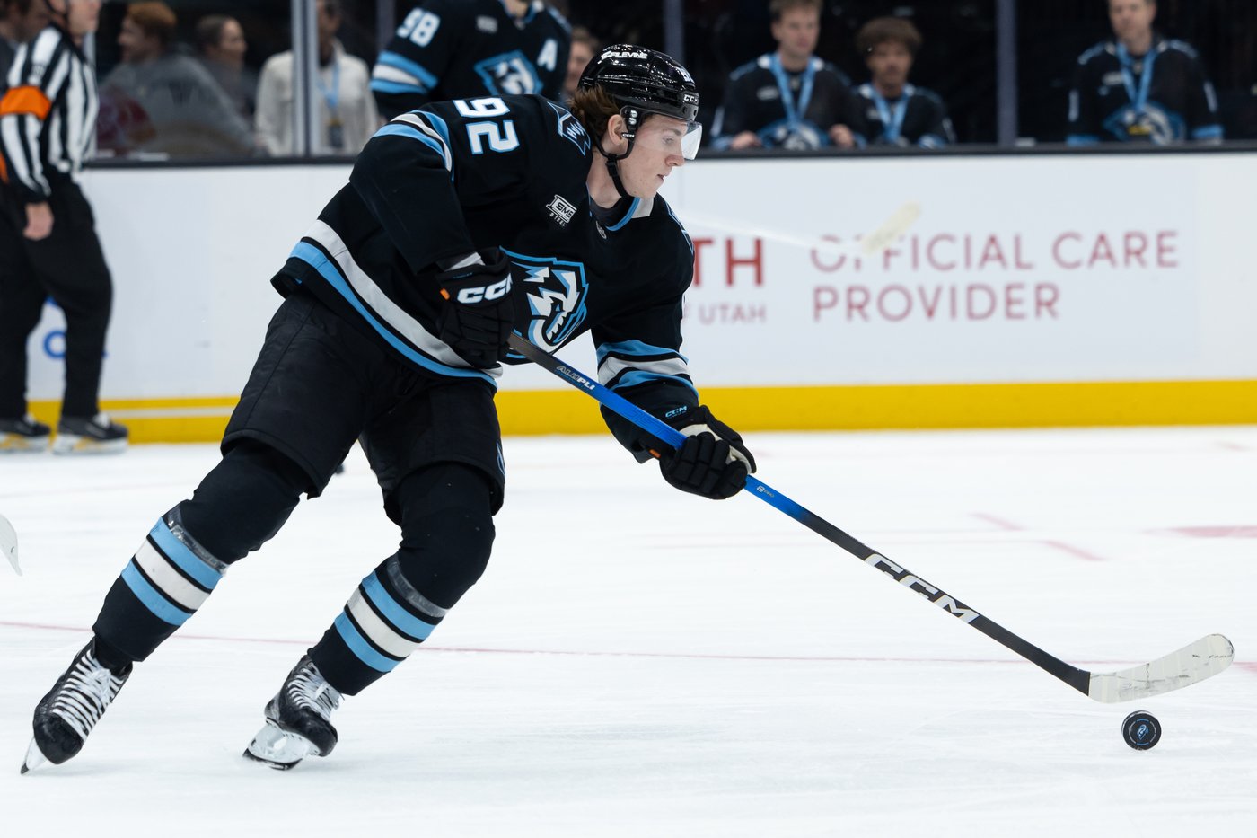 Cooley scores 4 straight goals in 5-point night in Mammoth's 5-1 win over Golden Knights | iNFOnews.ca