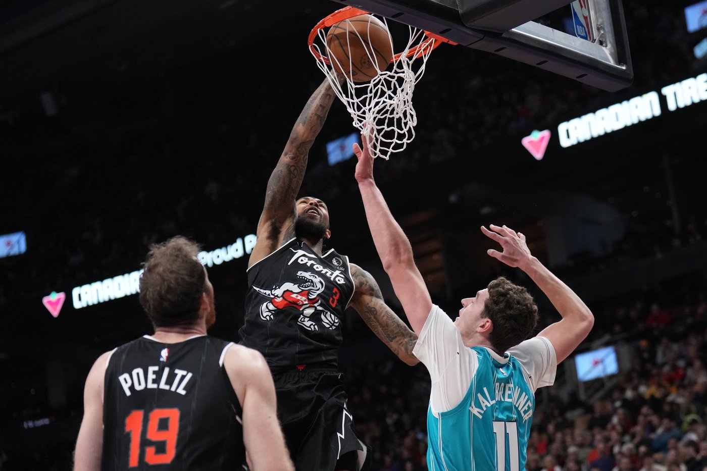 Barrett's layup with 18.4 seconds left to play hands Raptors 110-108 win over Hornets | iNFOnews.ca