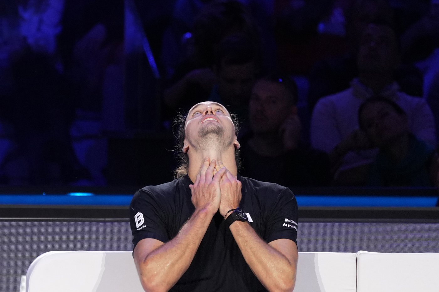 Auger-Aliassime beats Zverev to reach ATP Finals semis and Sinner stays perfect | iNFOnews.ca Auger-Aliassime beats Zverev to reach ATP Finals semis and Sinner stays perfect | iNFOnews.ca