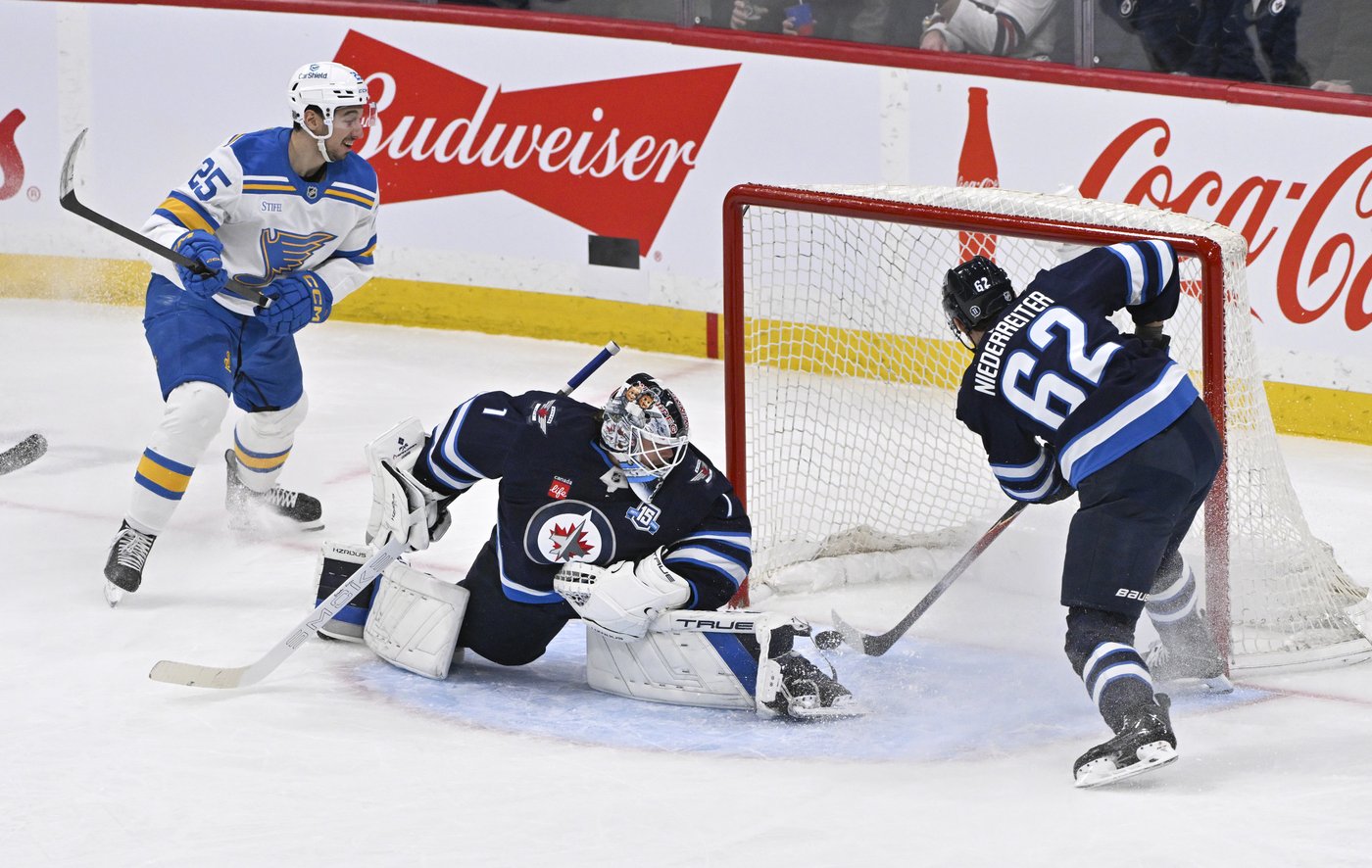 Scheifele, Comrie lift Jets to 3-1 victory over Blues | iNFOnews.ca