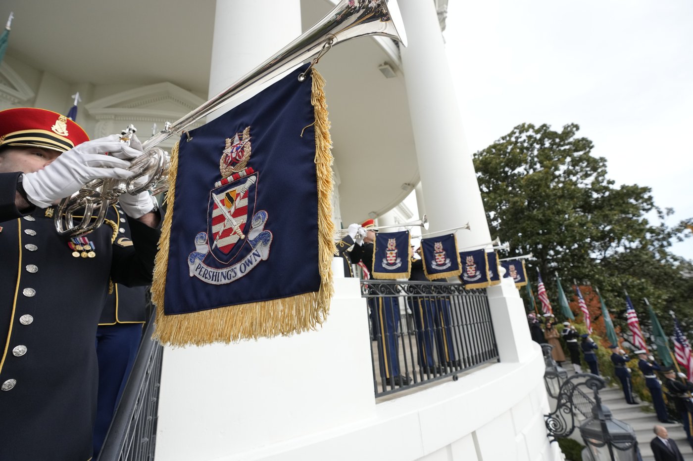 Trump welcomes Saudi crown prince at White House, in photos | iNFOnews.ca