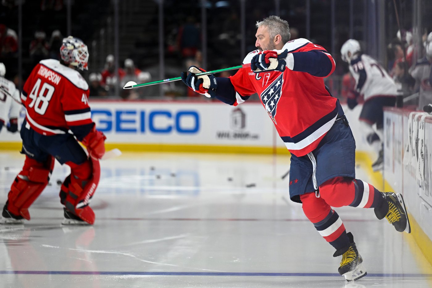 Thompson earns his 100th win as Capitals down Blue Jackets 2-0 | iNFOnews.ca