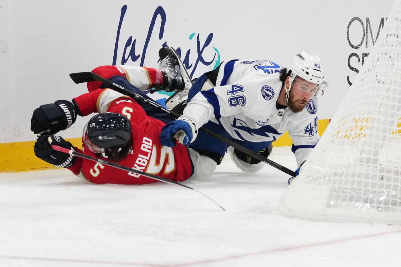 A ton of ejections. A goal taken away 15 minutes later. Panthers-Lightning was wild Saturday | iNFOnews.ca
