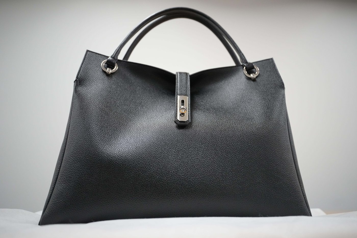 Japan's Takaichi is winning fans not with politics but with her style and 'work, work, work' mantra | iNFOnews.ca Japan's Takaichi is winning fans not with politics but with her style and 'work, work, work' mantra | iNFOnews.ca