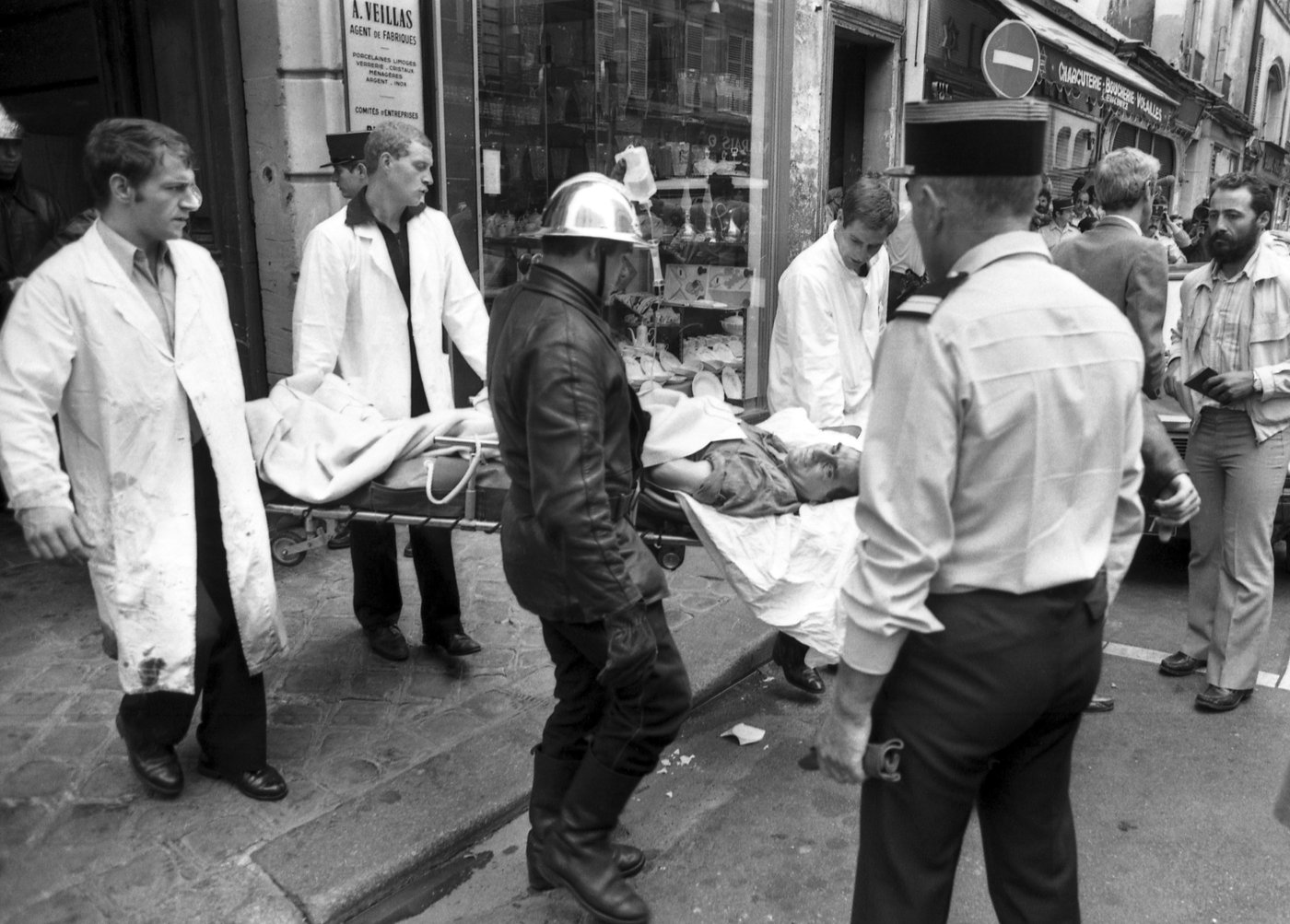 France's Macron welcomes the arrest in the West Bank of Palestinian suspect in the 1982 Paris attack | iNFOnews.ca