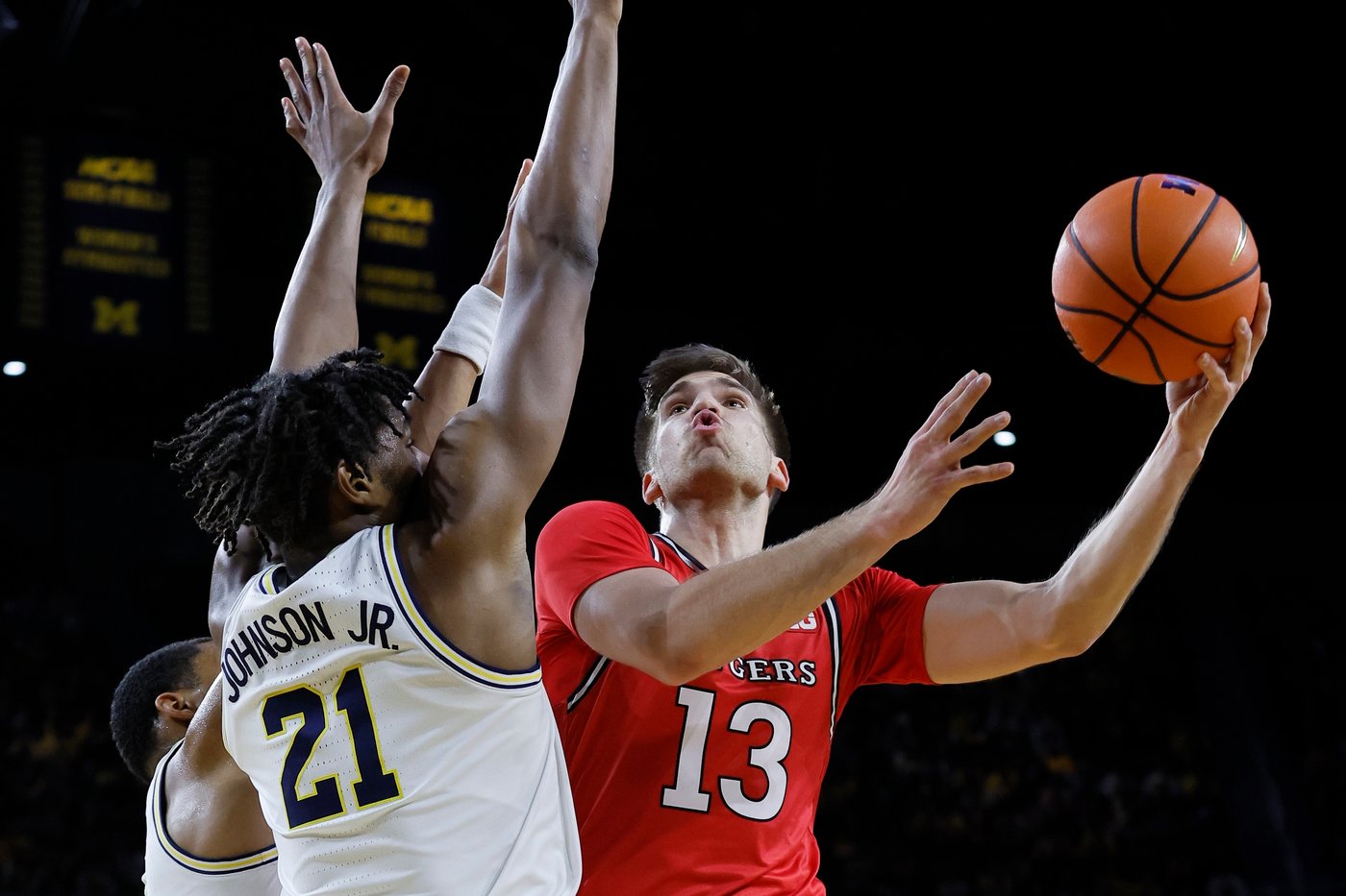 Johnson scores 22 as No. 3 Michigan routs Rutgers 101-60 | iNFOnews.ca Johnson scores 22 as No. 3 Michigan routs Rutgers 101-60 | iNFOnews.ca