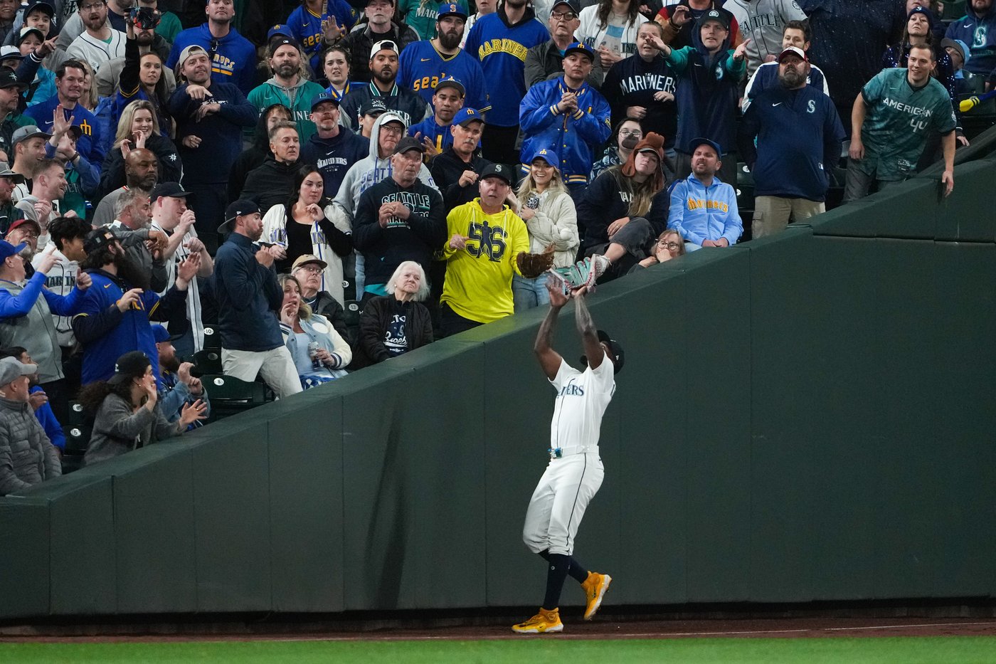 Polanco hits winning single in the 15th inning as the Mariners beat the Tigers to advance to ALCS | iNFOnews.ca Polanco hits winning single in the 15th inning as the Mariners beat the Tigers to advance to ALCS | iNFOnews.ca