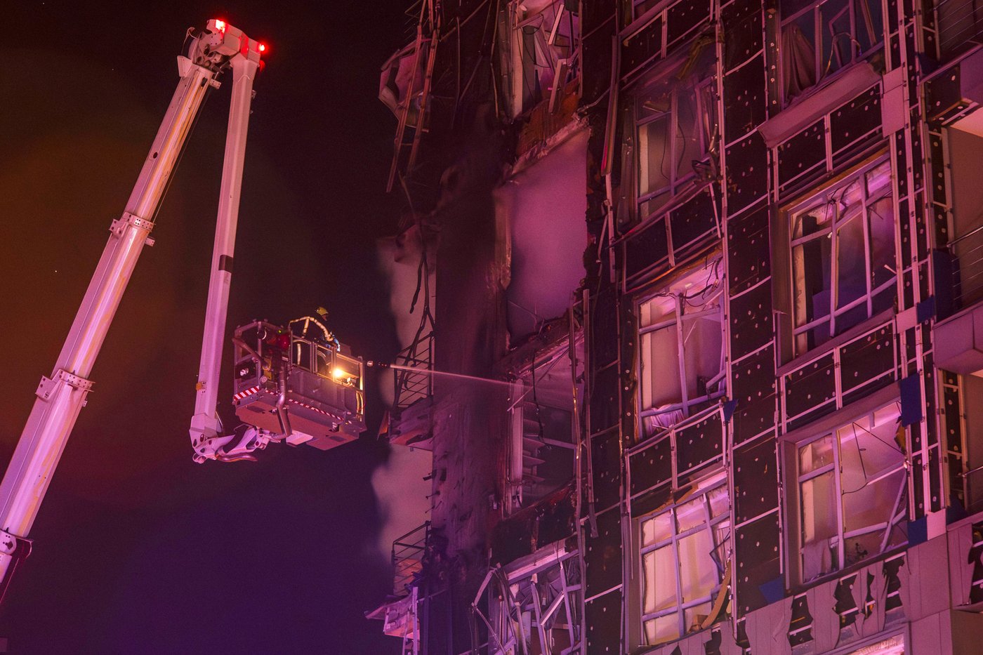 Photos show aftermath of Russian deadly attacks on Kyiv | iNFOnews.ca