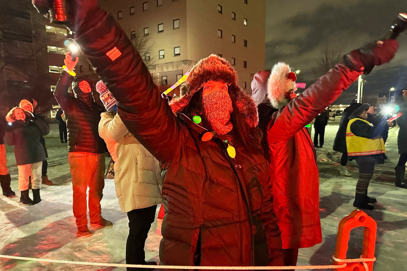 A nightly tradition brings light and hope to children at Michigan hospital | iNFOnews.ca A nightly tradition brings light and hope to children at Michigan hospital | iNFOnews.ca