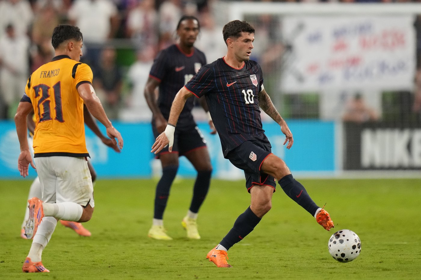 Balogun's second-half goal gives US a 1-1 tie against Ecuador in friendly | iNFOnews.ca Balogun's second-half goal gives US a 1-1 tie against Ecuador in friendly | iNFOnews.ca