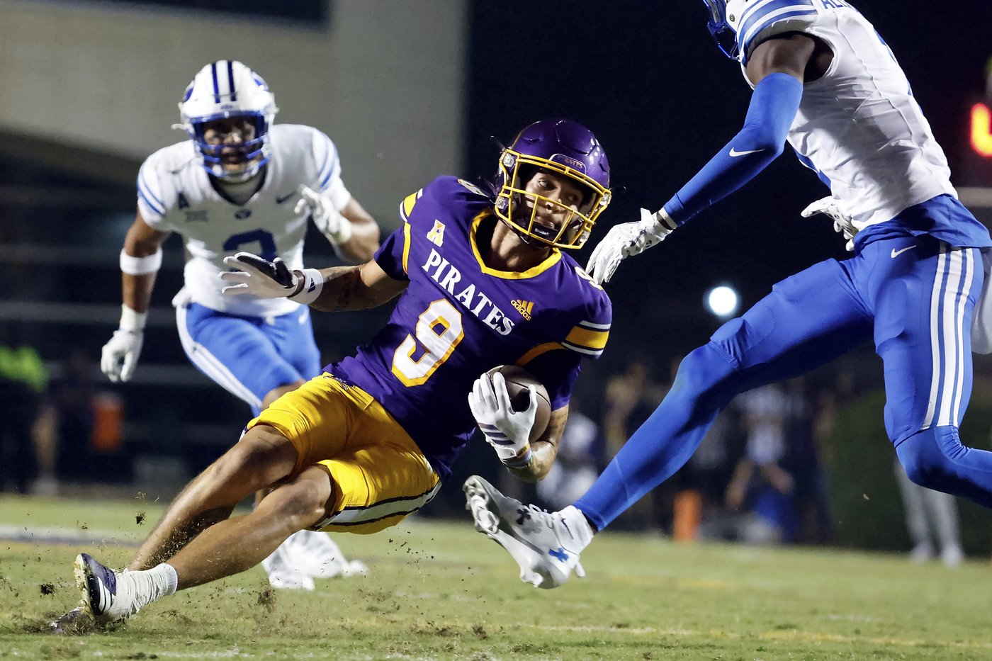 Johnson's goal-line INT, pick-6 highlight BYU's 34-13 win at East Carolina for 3-0 start | iNFOnews.ca Johnson's goal-line INT, pick-6 highlight BYU's 34-13 win at East Carolina for 3-0 start | iNFOnews.ca