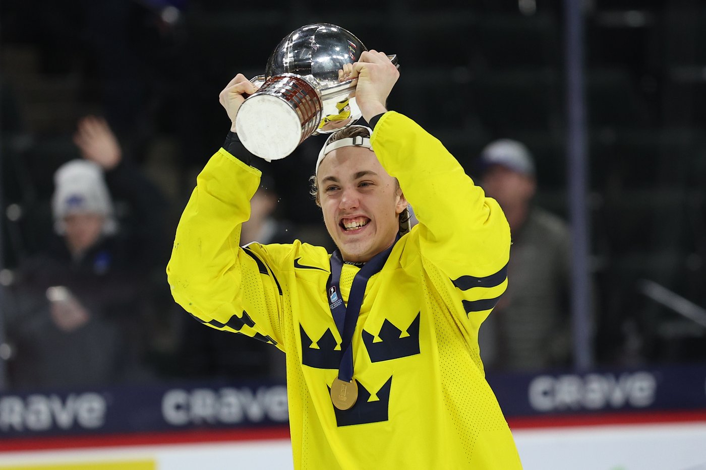 Sweden beats Czechia 4-2 for its third world junior hockey title | iNFOnews.ca
