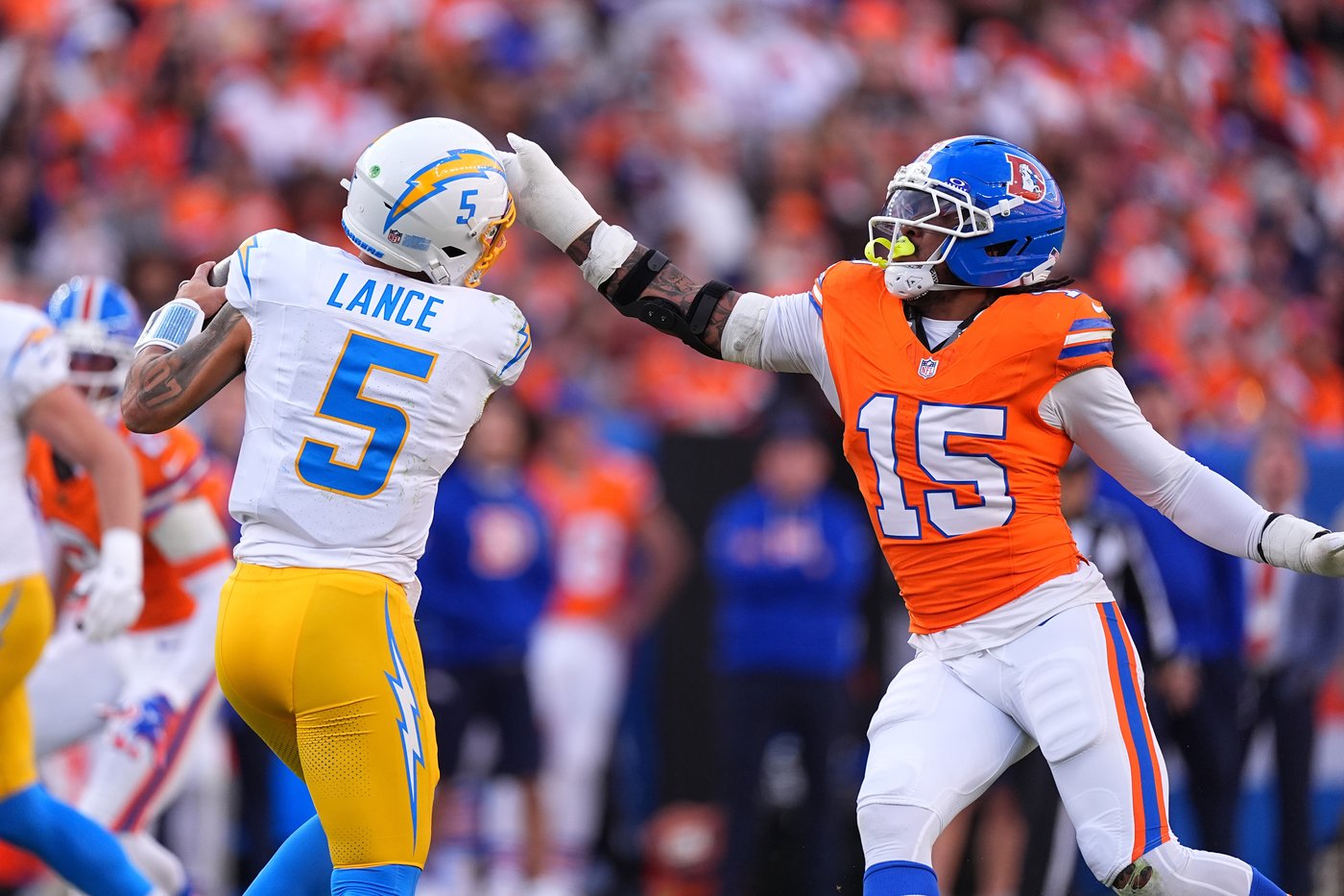 Linebacker Dre Greenlaw returns from pulled hamstring as Broncos prepare for home playoff game | iNFOnews.ca