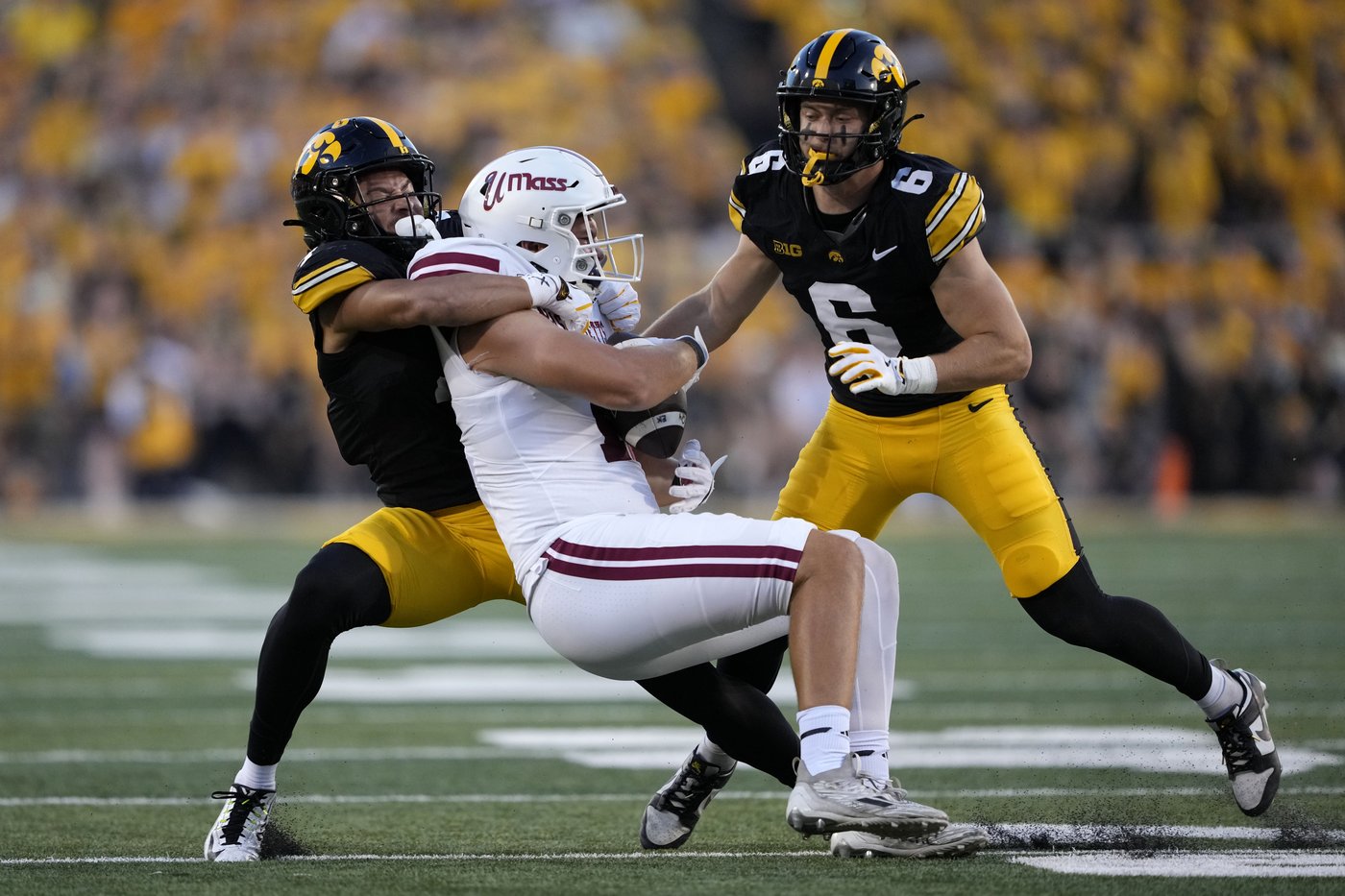 Iowa's Kirk Ferentz becomes Big Ten's winningest coach as Hawkeyes beat Massachusetts, 47-7 | iNFOnews.ca
