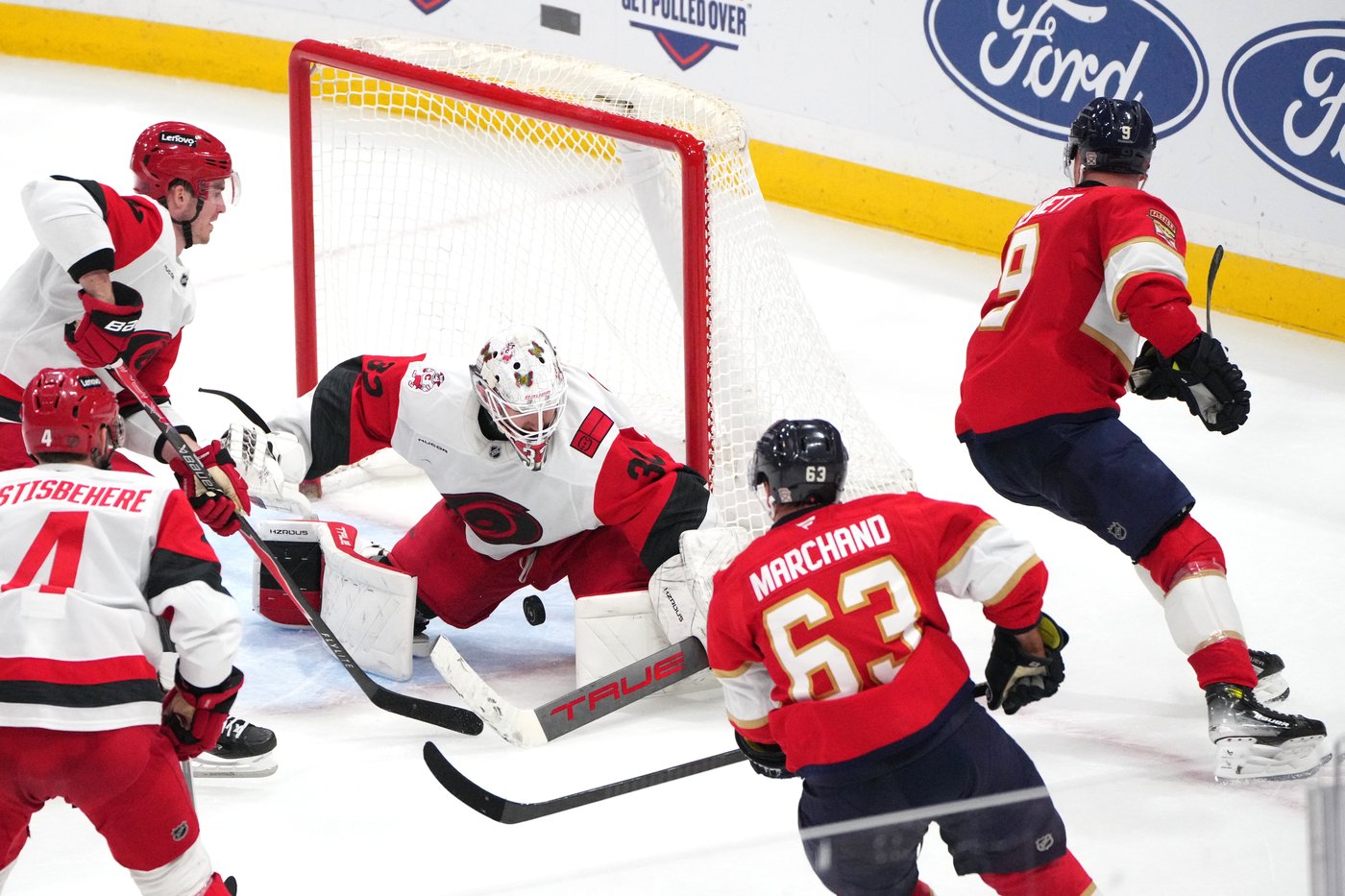 Panthers, down 3-0 in the third, stun Hurricanes and win in shootout, 4-3 | iNFOnews.ca