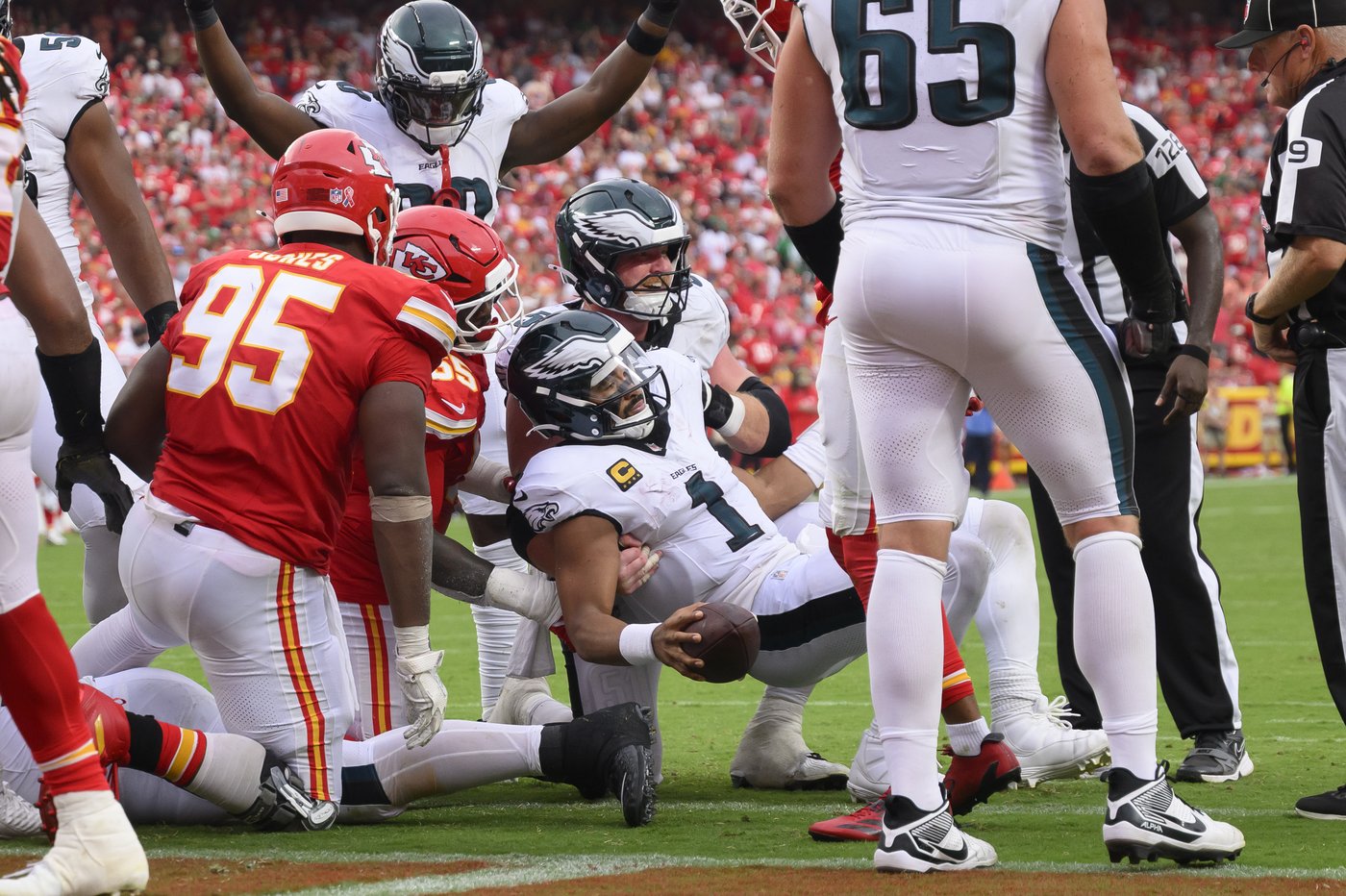 NFL: Eagles should've been penalized for a false start on a tush-push conversion vs. the Chiefs | iNFOnews.ca NFL: Eagles should've been penalized for a false start on a tush-push conversion vs. the Chiefs | iNFOnews.ca